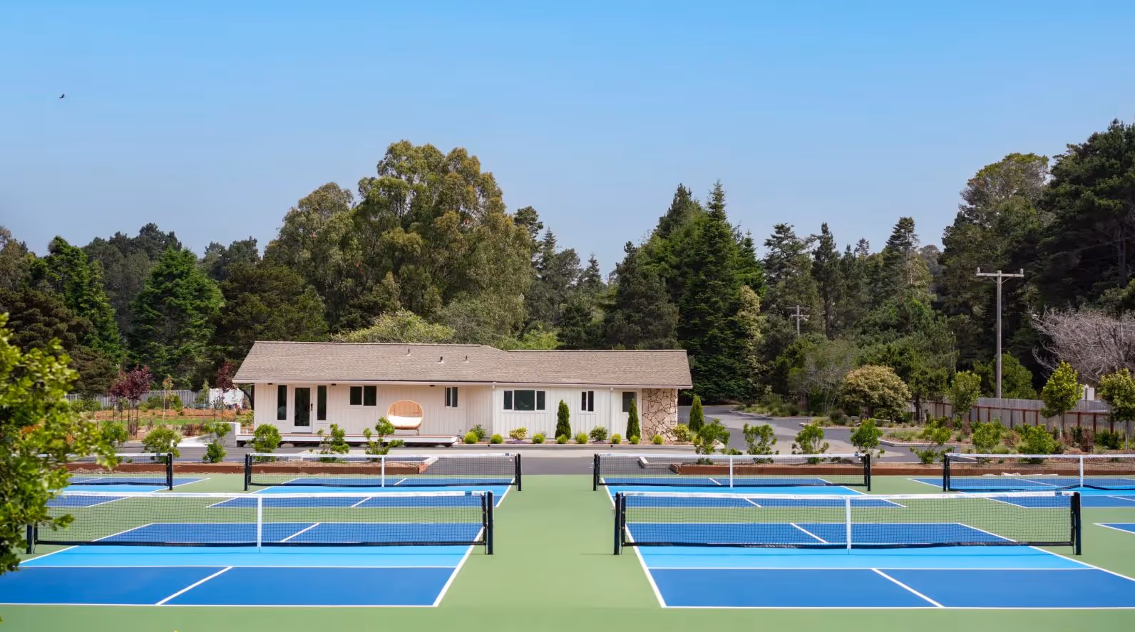 Mendocino-Cove-USA-8-California-court1.jpg