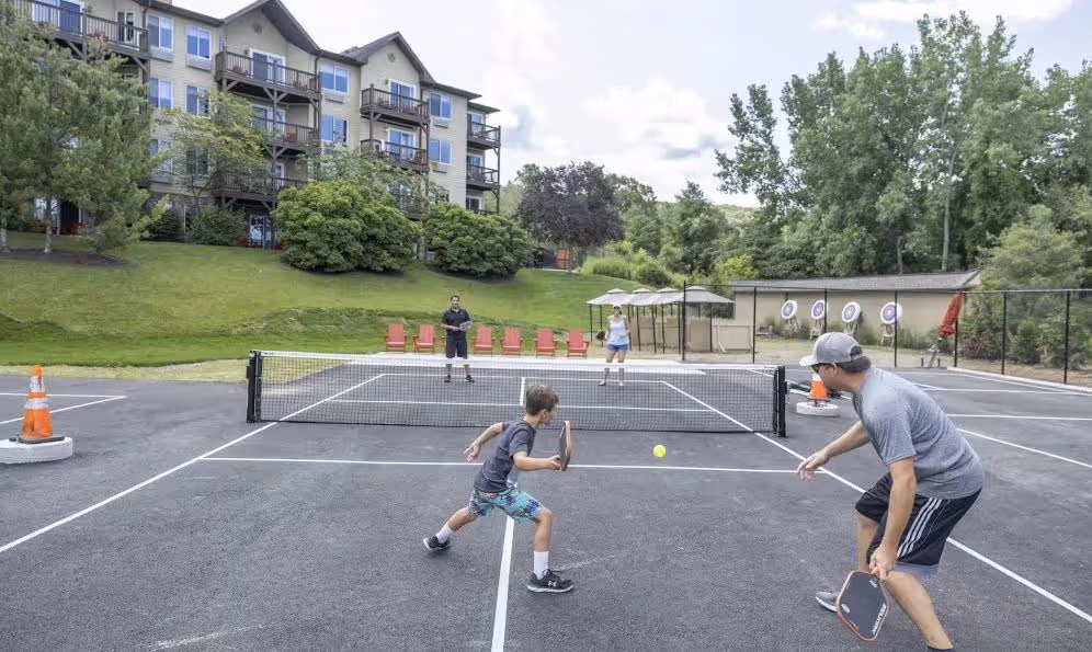 Crystal-Springs-Resort-USA-3-New-Jersey-court1.jpg