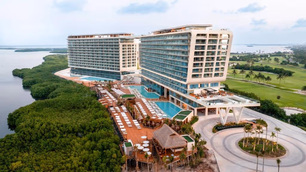 Hyatt-Vivid-Grand-Island-Cancun-All-Inclusive-Adults-Only-Mexico-3-Quintana-Roo-property1.jpg