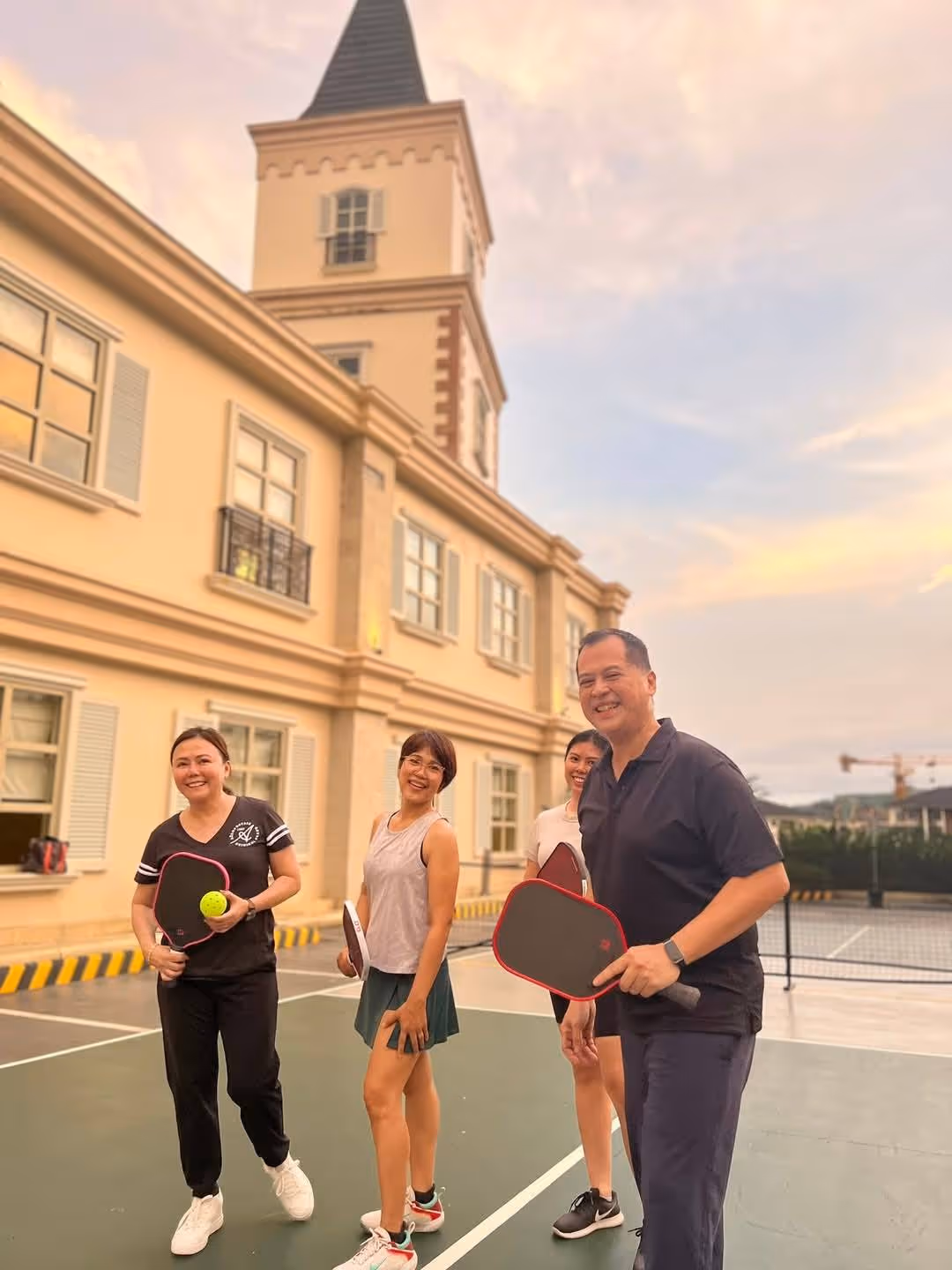 Twin-Lakes-Hotel-near-Tagaytay-Philippines-1-Batangas-court1.jpg