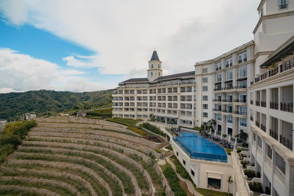 Twin-Lakes-Hotel-near-Tagaytay-Philippines-1-Batangas-property2.jpg
