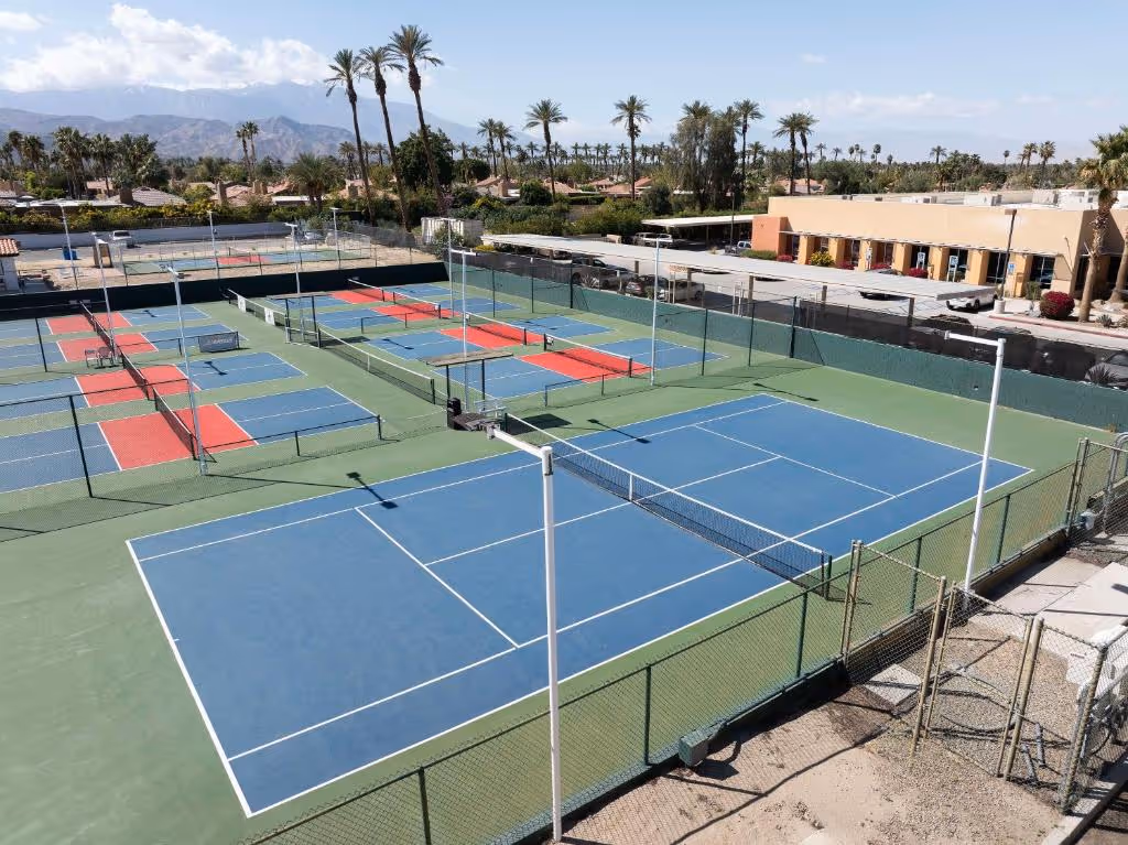 Embassy-Suites-by-Hilton-Palm-Desert-USA-21-California-court3.jpg