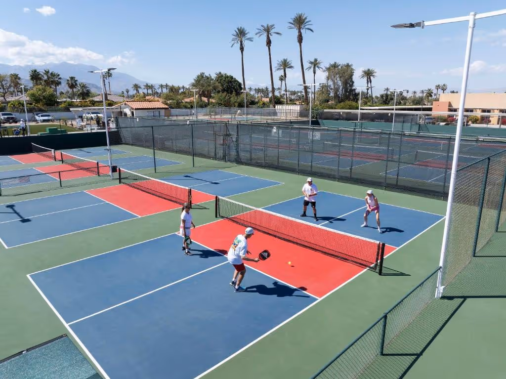 Embassy-Suites-by-Hilton-Palm-Desert-USA-21-California-court1.jpg