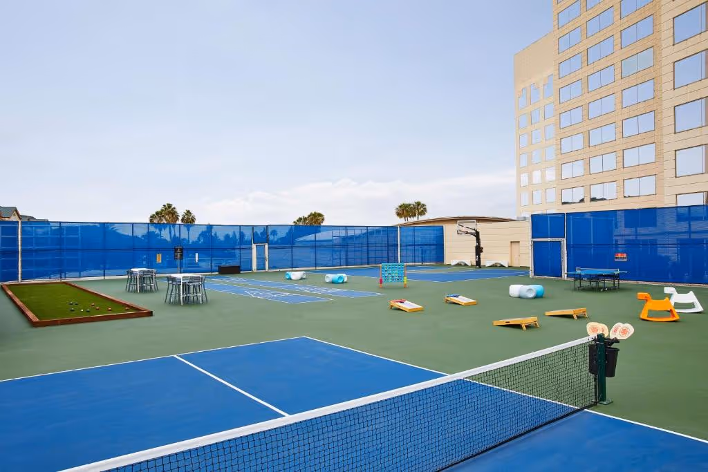 Hyatt-Regency-Orange-County-USA-2-California-court1.jpg