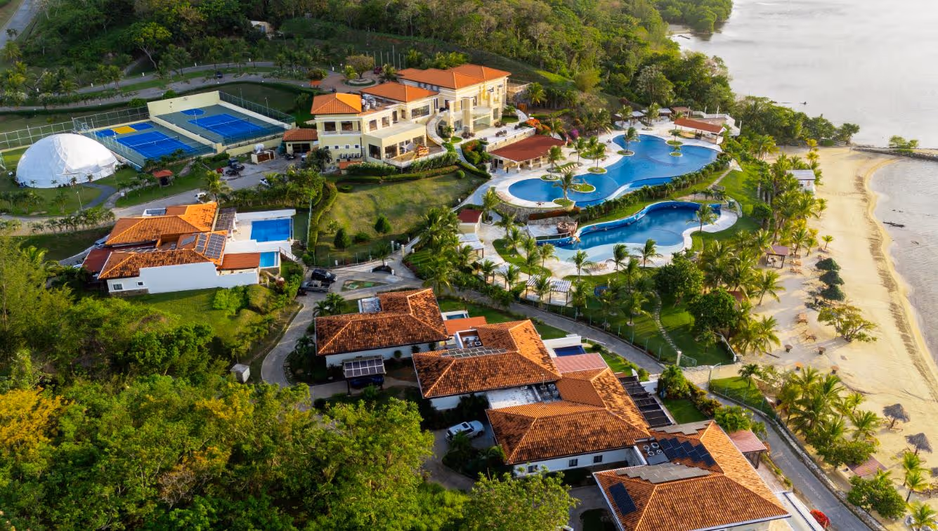 Pristine-Bay-Resort-Honduras-1-French-Harbour-property1.jpg