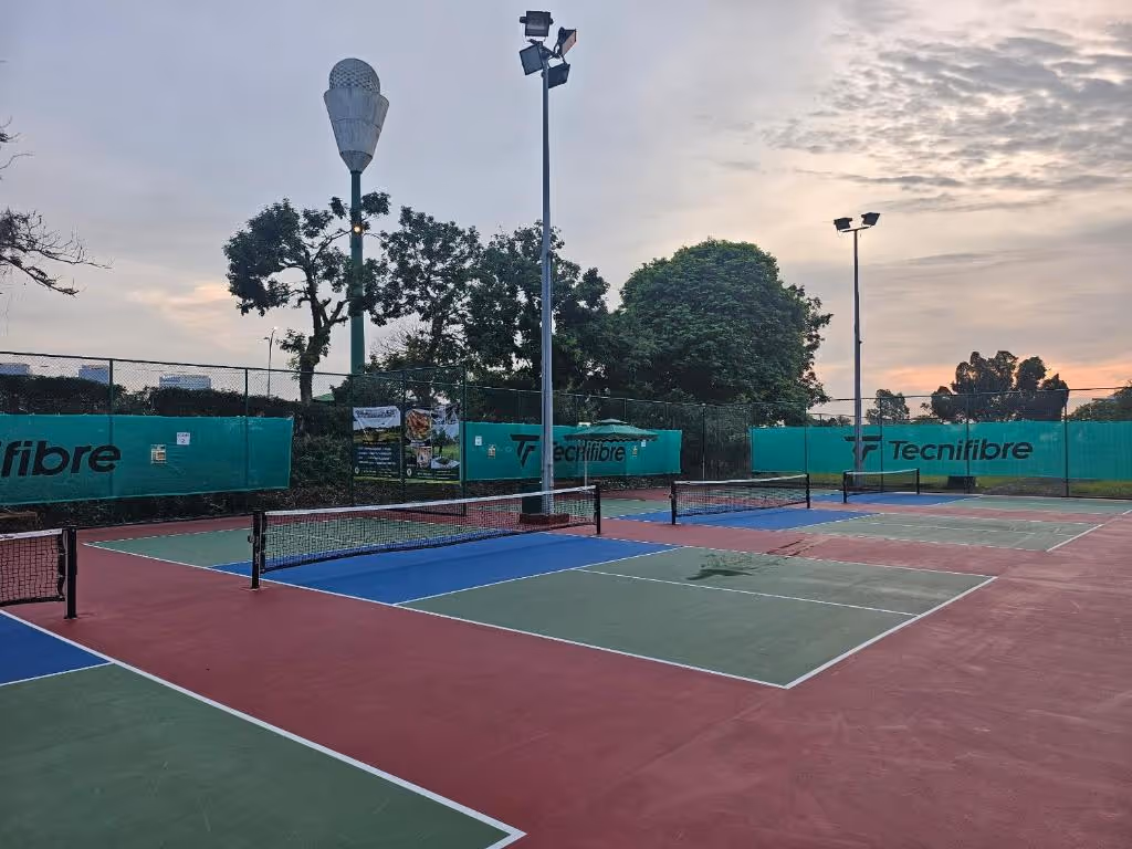 Ponderosa-Golf-Country-Resort-Malaysia-8-Johor-Bahru-court2.jpg