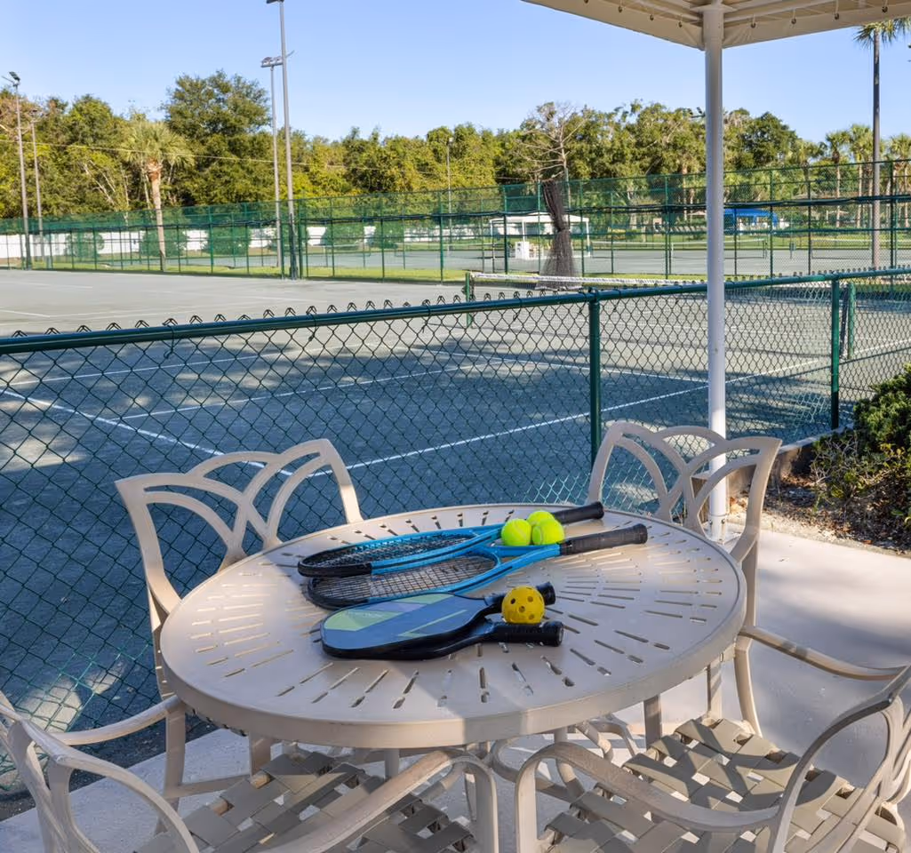 Sheraton-Vistana-Resort-Villas,-Lake-Buena-Vista-Orlando-USA-2-Florida-court1.jpg