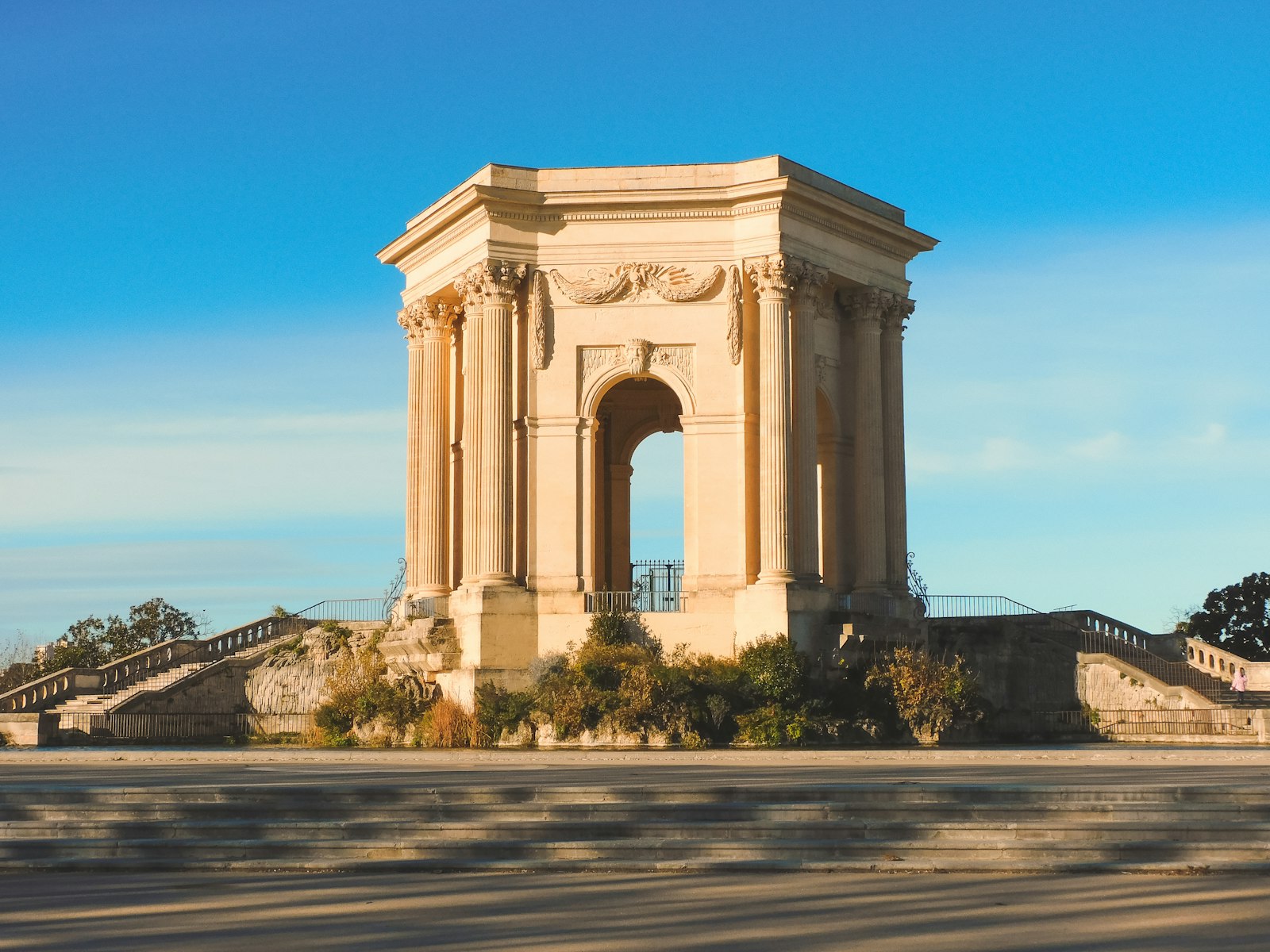 Monument emblématique de Montpellier, cession de société dans l'Hérault