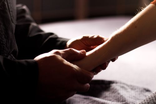 Massagebehandeling voor ontspanning, spanning loslaten en herstel.