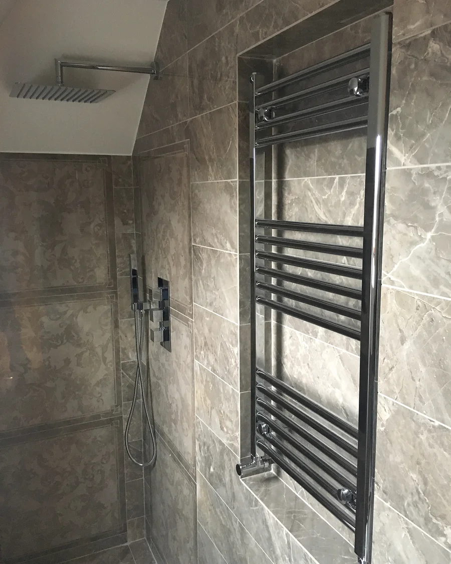 Regent’s Park Residence · Towel rail and bathroom wall finish — installation photographs