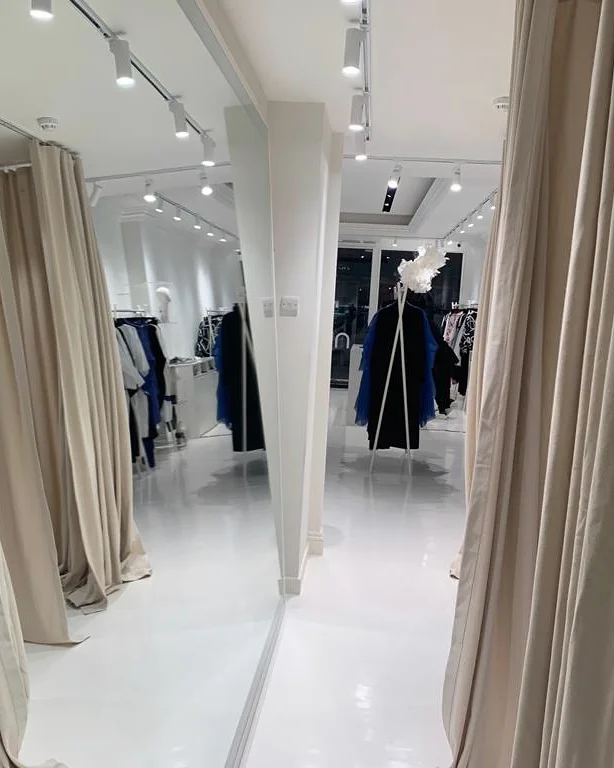 NU · King’s Road · Curtained areas and full-height mirrors