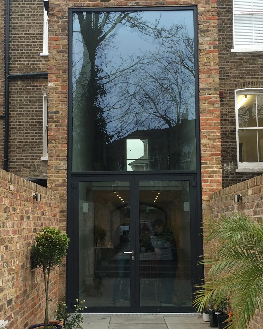 Glass details · Glazed facade and lower-level doors