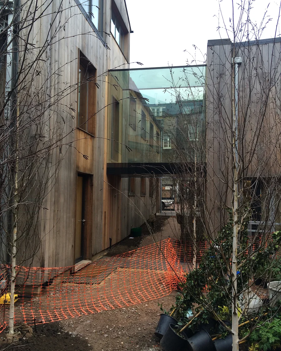 Glass details · Glazed extension during construction — installation photographs