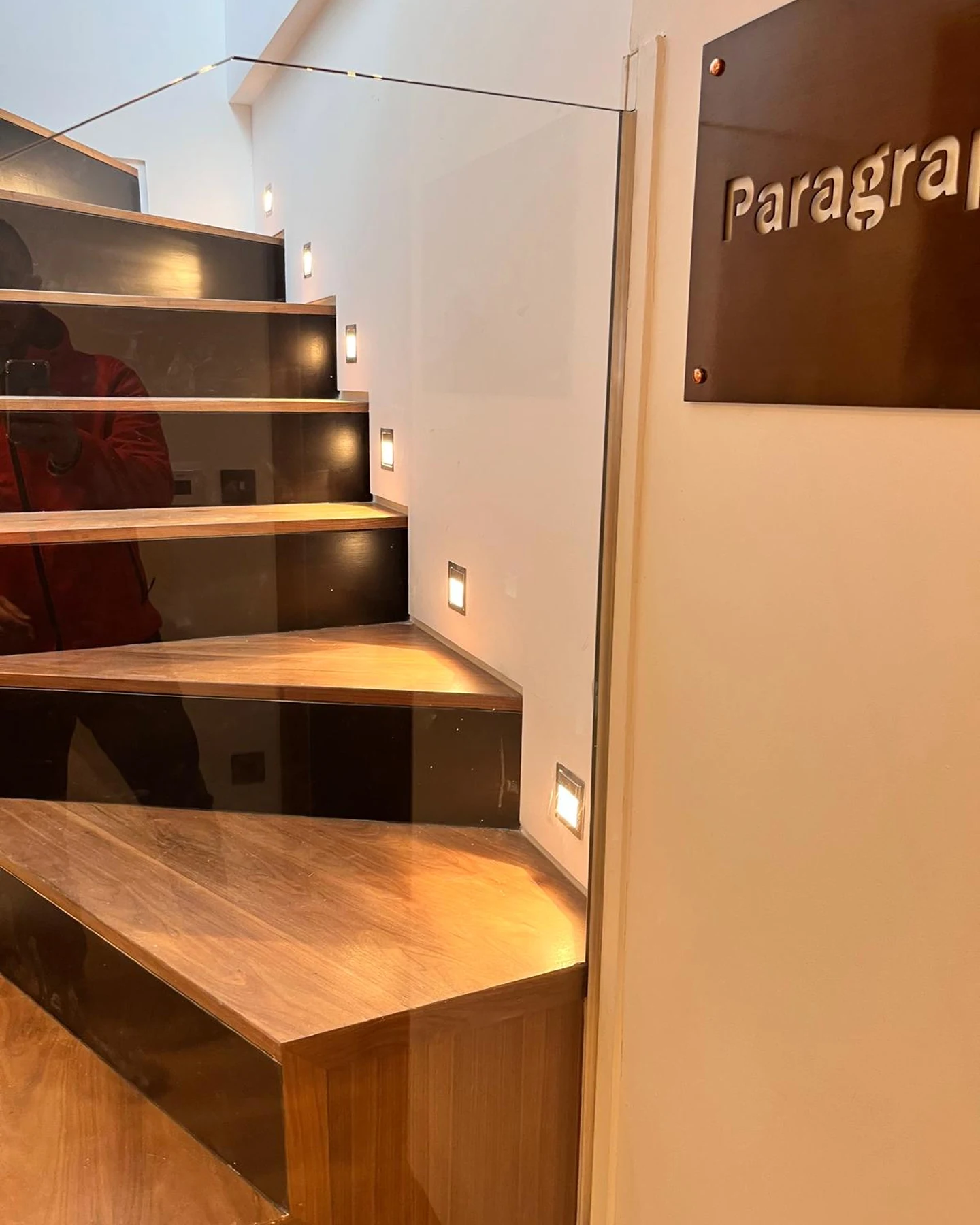 Staircase with integrated lighting
