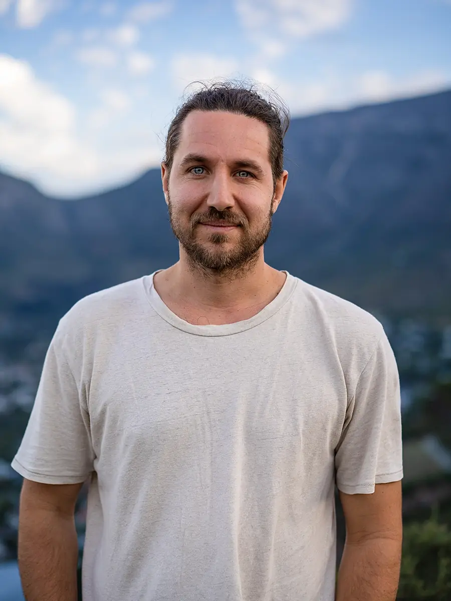 Portrait d'Émile David, fondateur de Sainte Pax Production