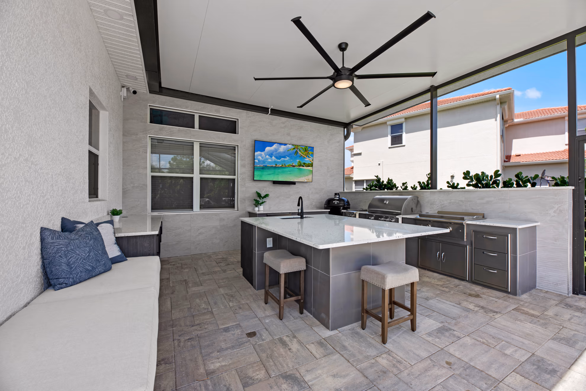 Southwest Florida Outdoor Kitchen | HomeWorks
