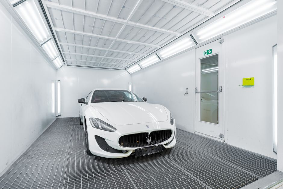 collision repair paint booths