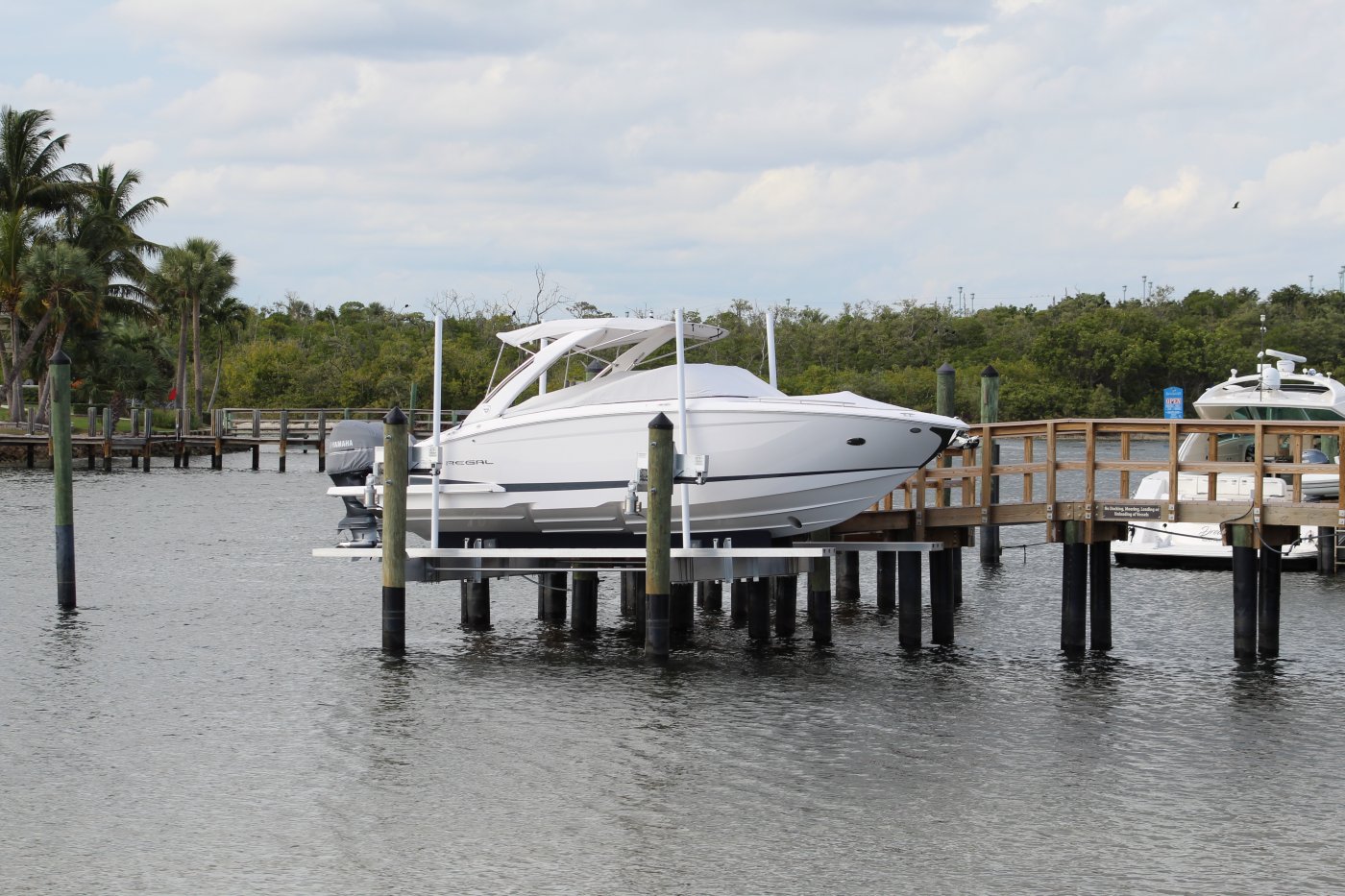 20,000 lb Beamless Concept CRS Lift
