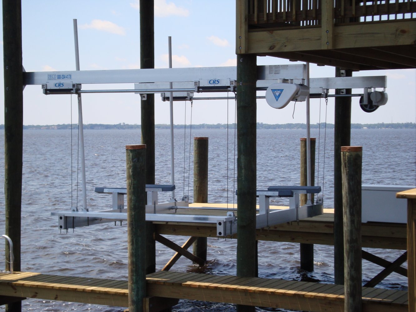 10,000 lb DECO Sidemounted Boathouse Lift (4-Piling)