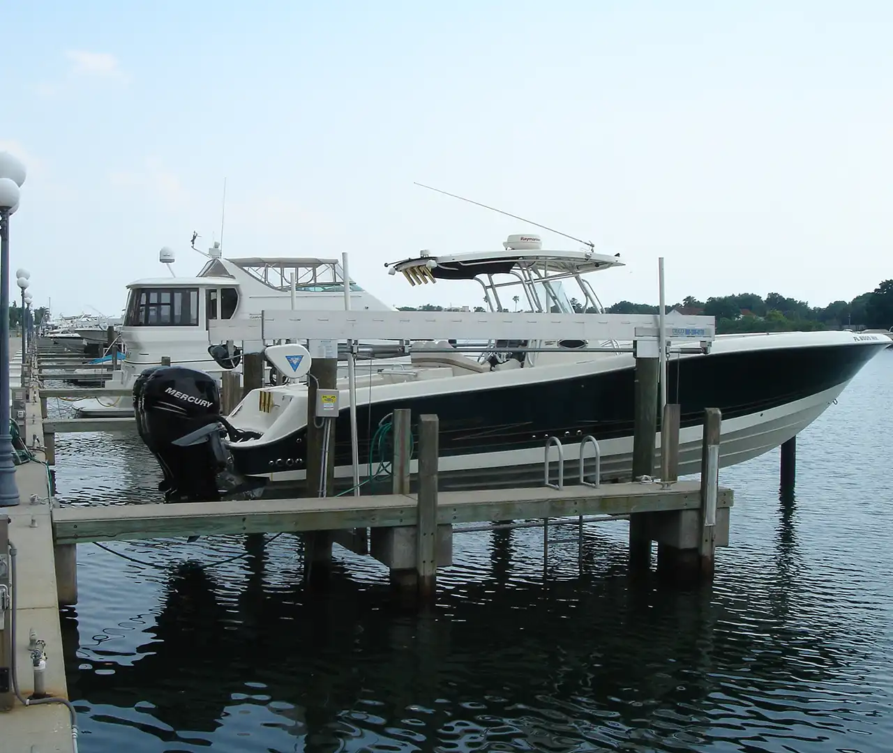 20,000 lb Cantilevered DECO Lift