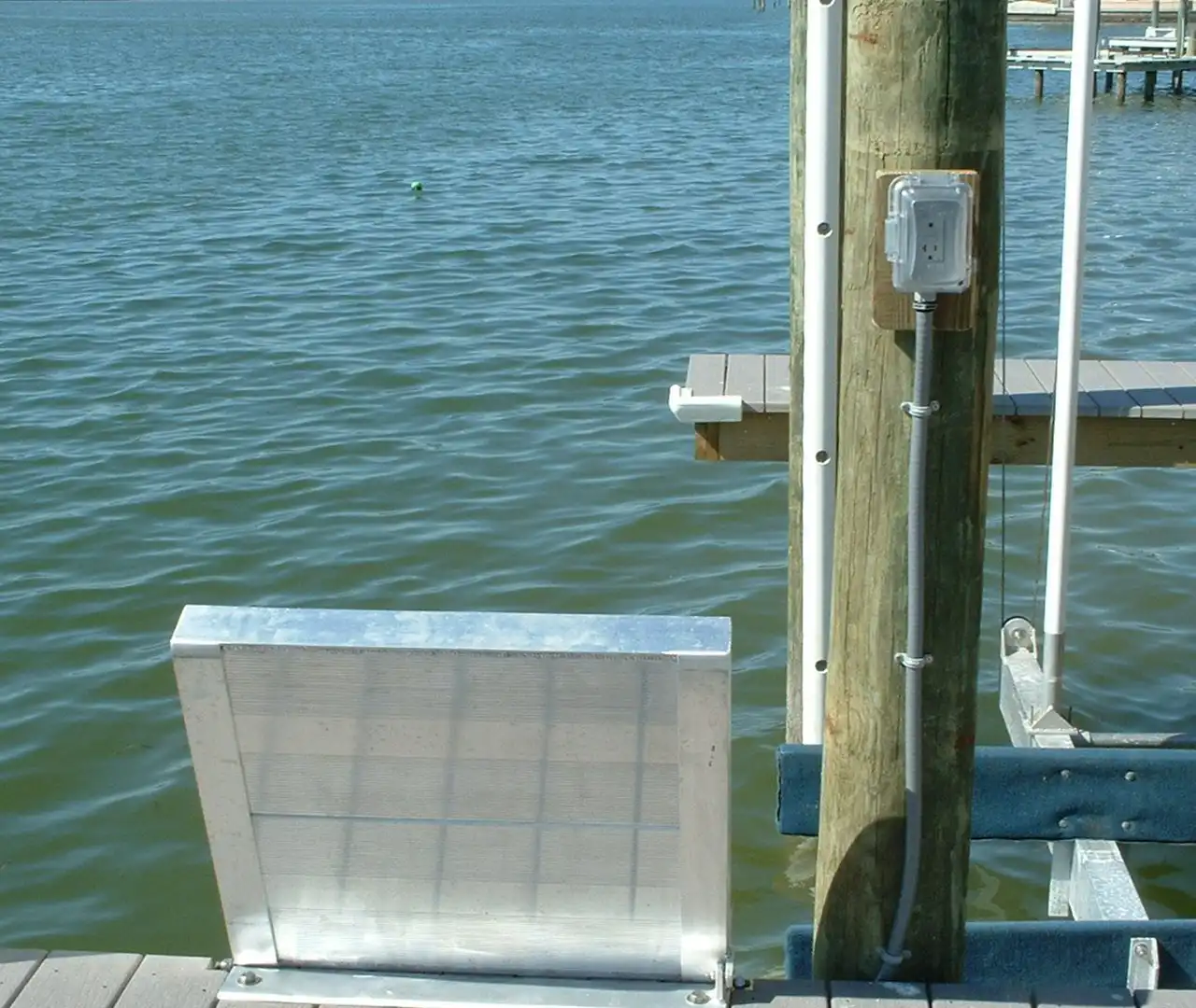 2′ x 2′ Flip up Boarding platform