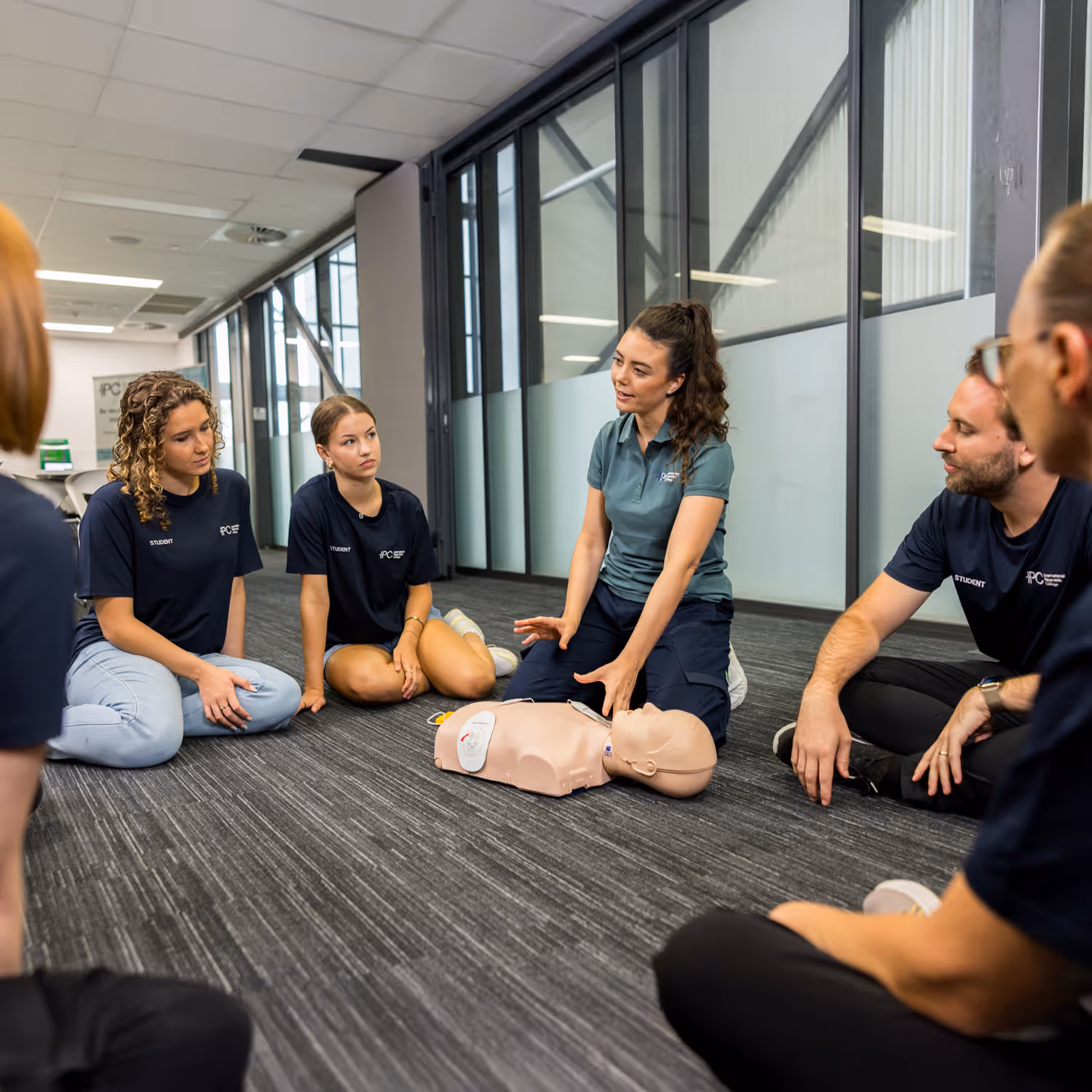 How to Do CPR in Australia: DRSABCD Steps Explained