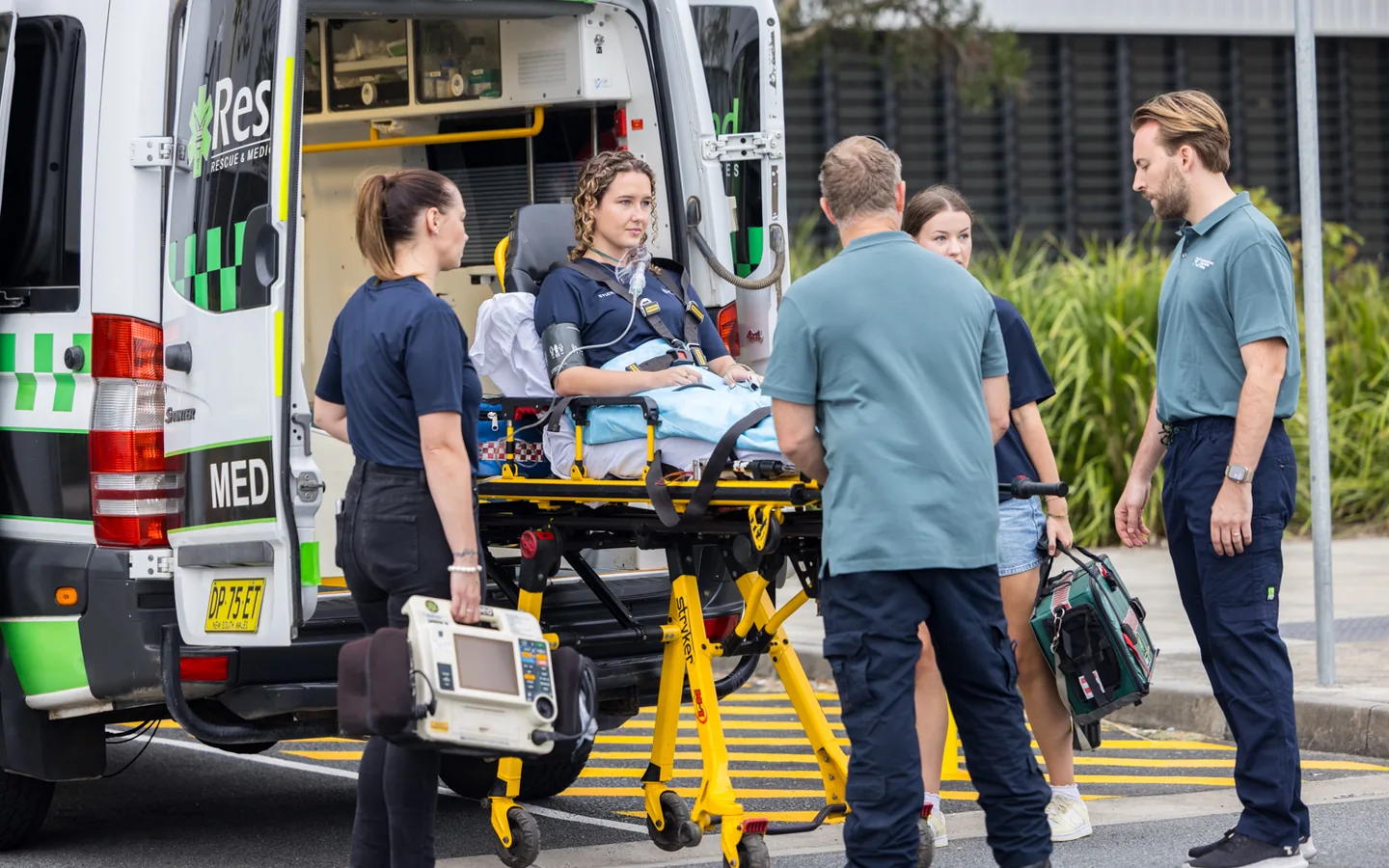 Paramedic vs Nurse