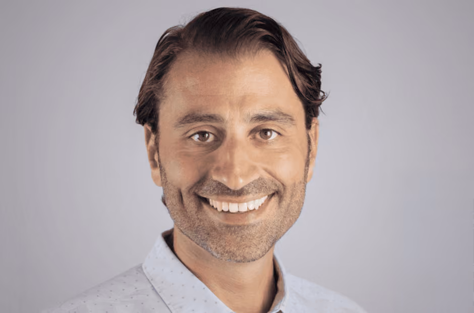 headshot of Dennis Pilarinos