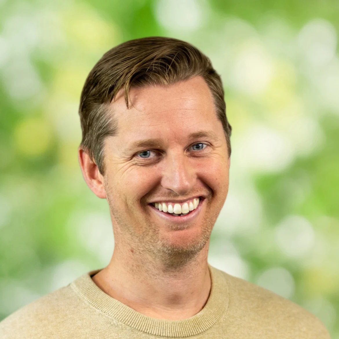 Headshot of Andrew Mcleod