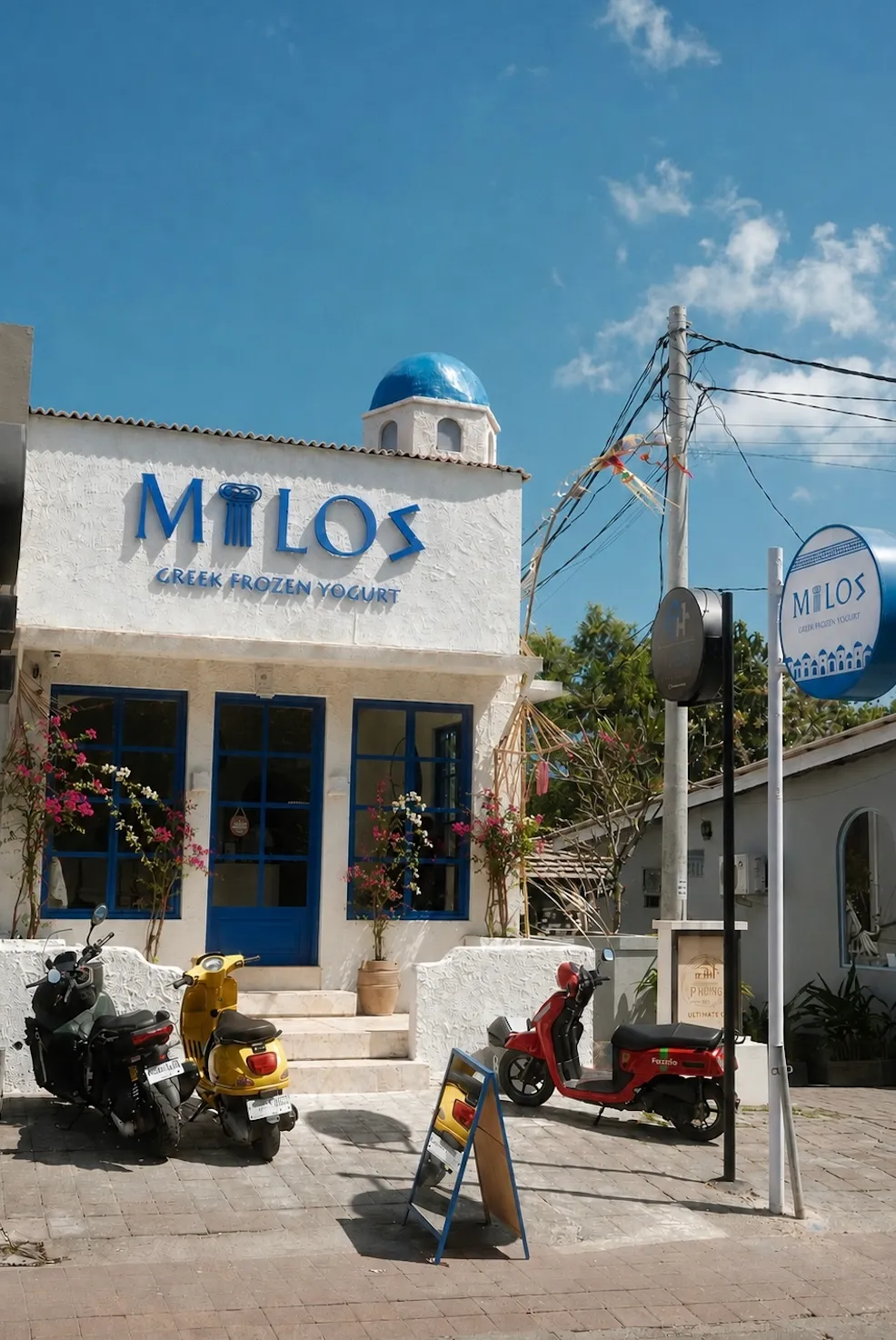 Milos Frozen Yogurt