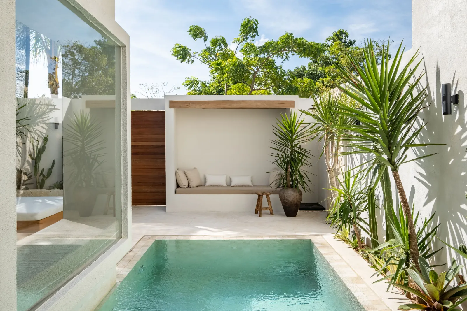 Cabo Villas, the 1-bedroom villa complex in Bingin managed by Cabo Bali