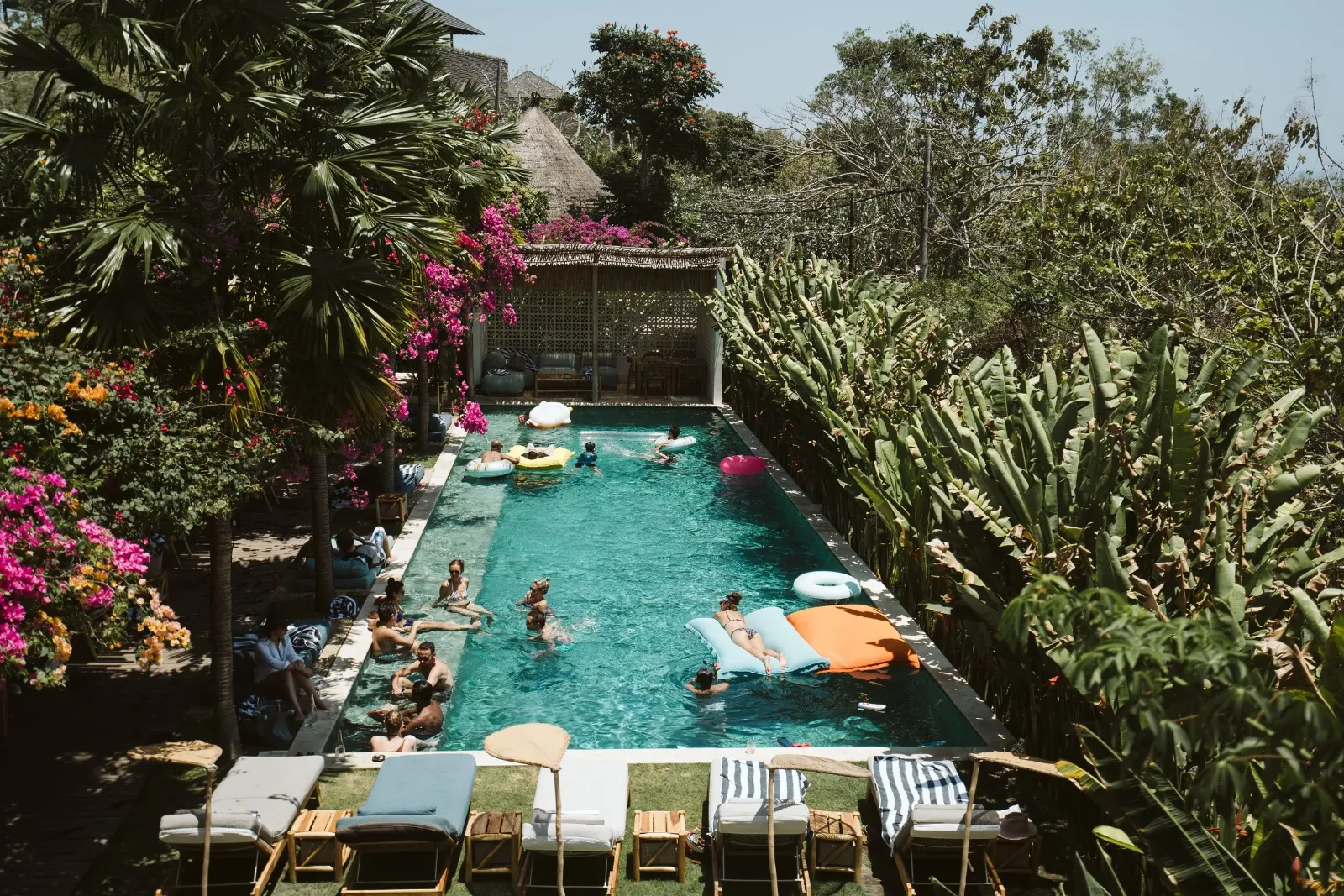 Relaxed loungers at Banana Lounge, Uluwatu