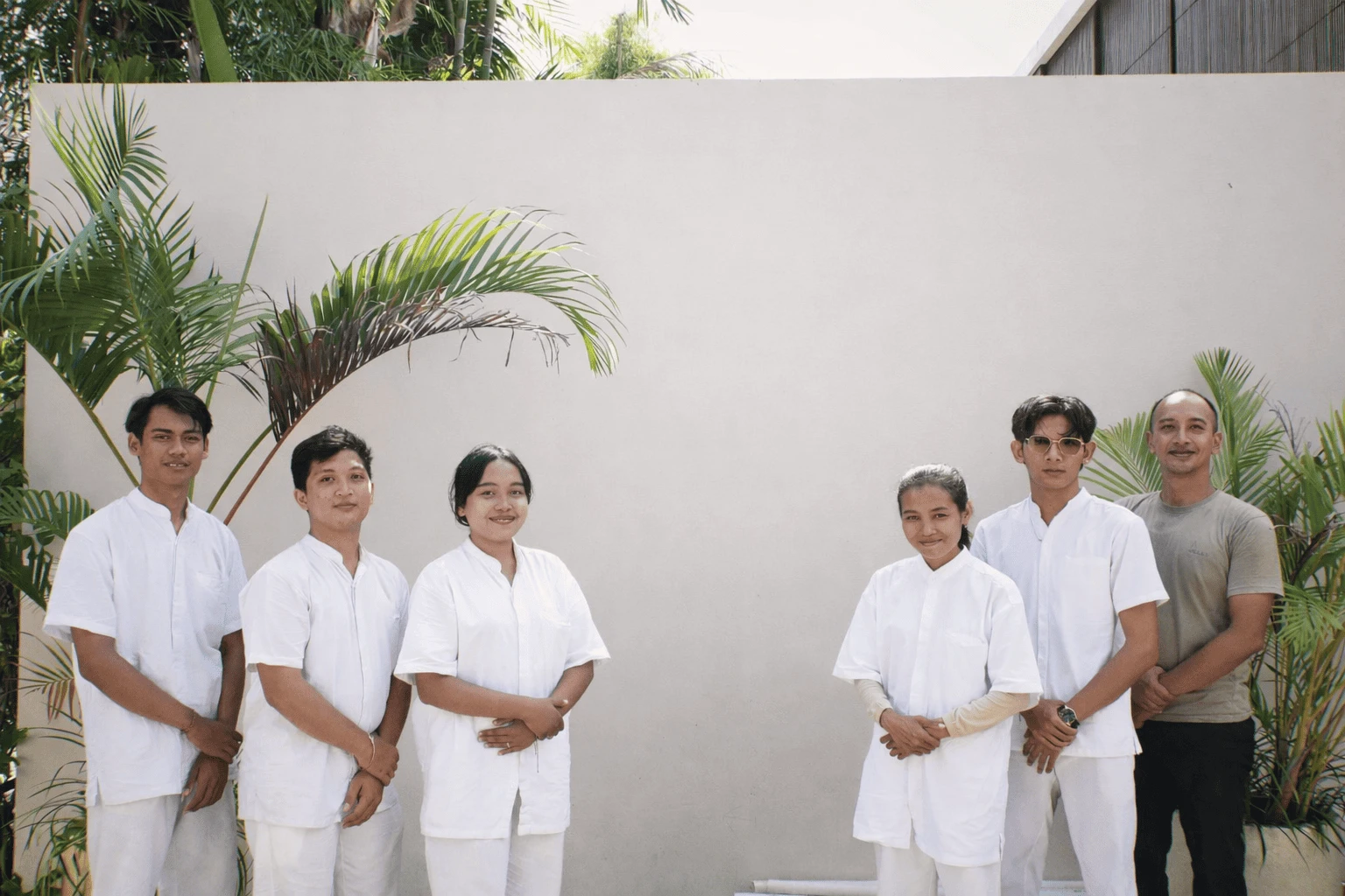An owner comparing Bali villa management companies against an evaluation scorecard