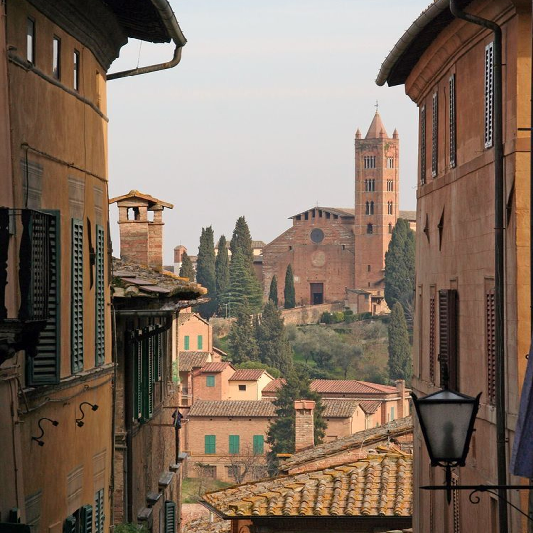 Explore Timeless Tuscan Towns