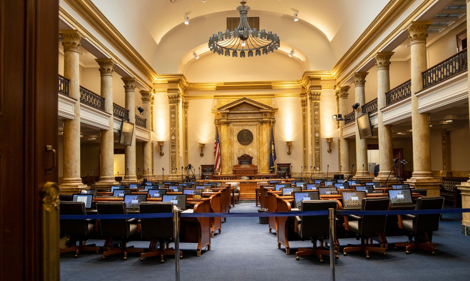Jednací sál Senátu Parlamentu ČR během hlasování o legislativní předloze