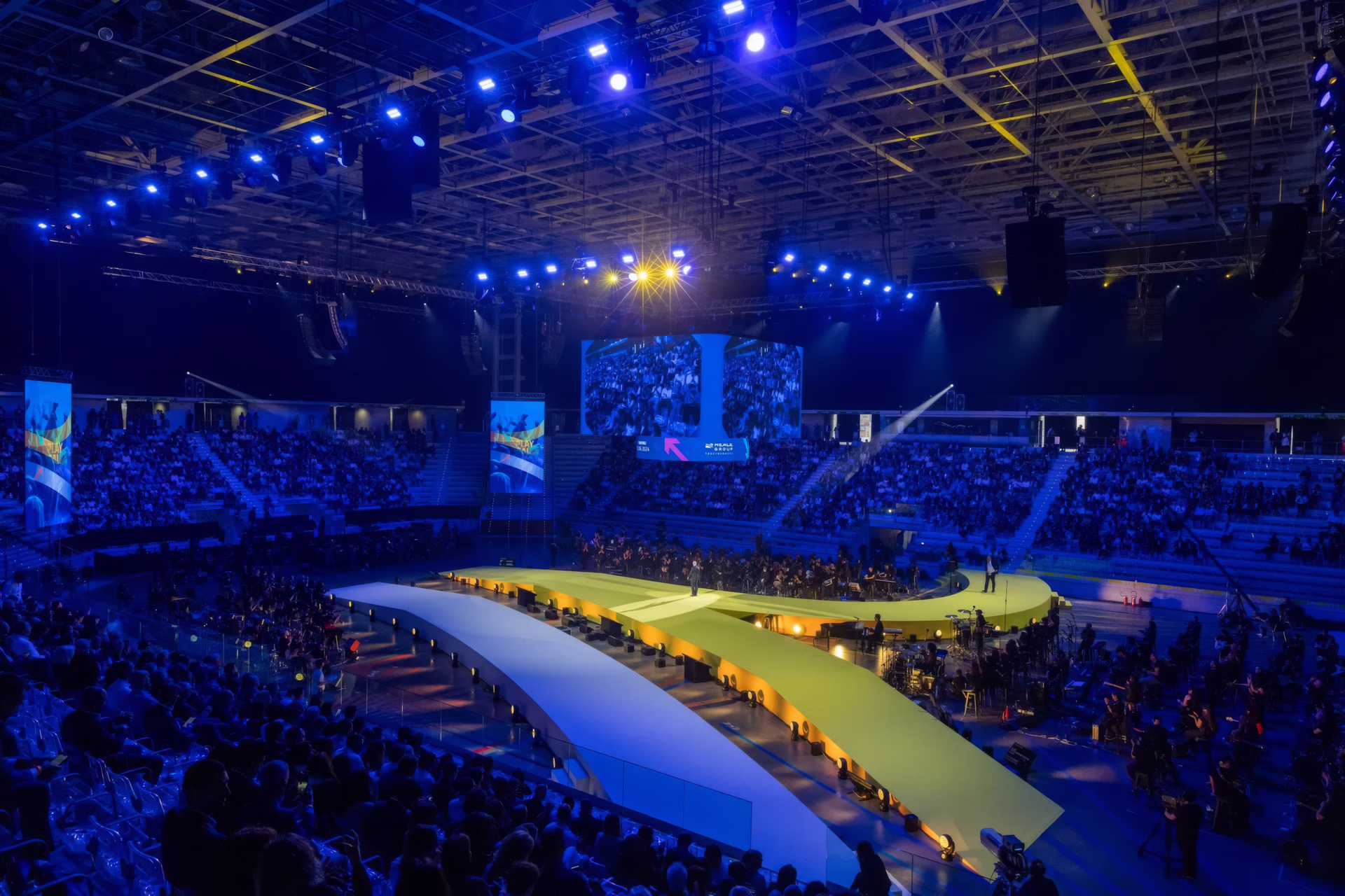 Cartiglio grafico dei servizi di Artes dedicati alla progettazione e realizzazione di stand fieristici, allestimenti per eventi e vetrine