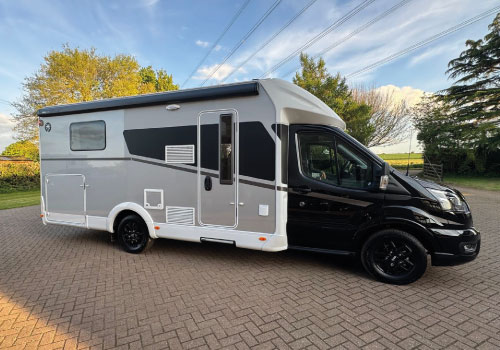 Motorhome Photo
