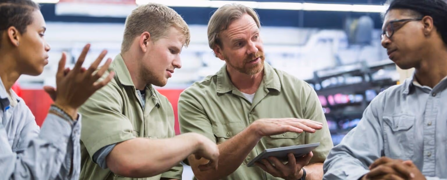 3 Important Ways a Workplace App Makes Life Easier for Your Managers