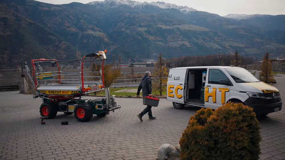 Serviceeinsatz bei einer KNECHT Maschine