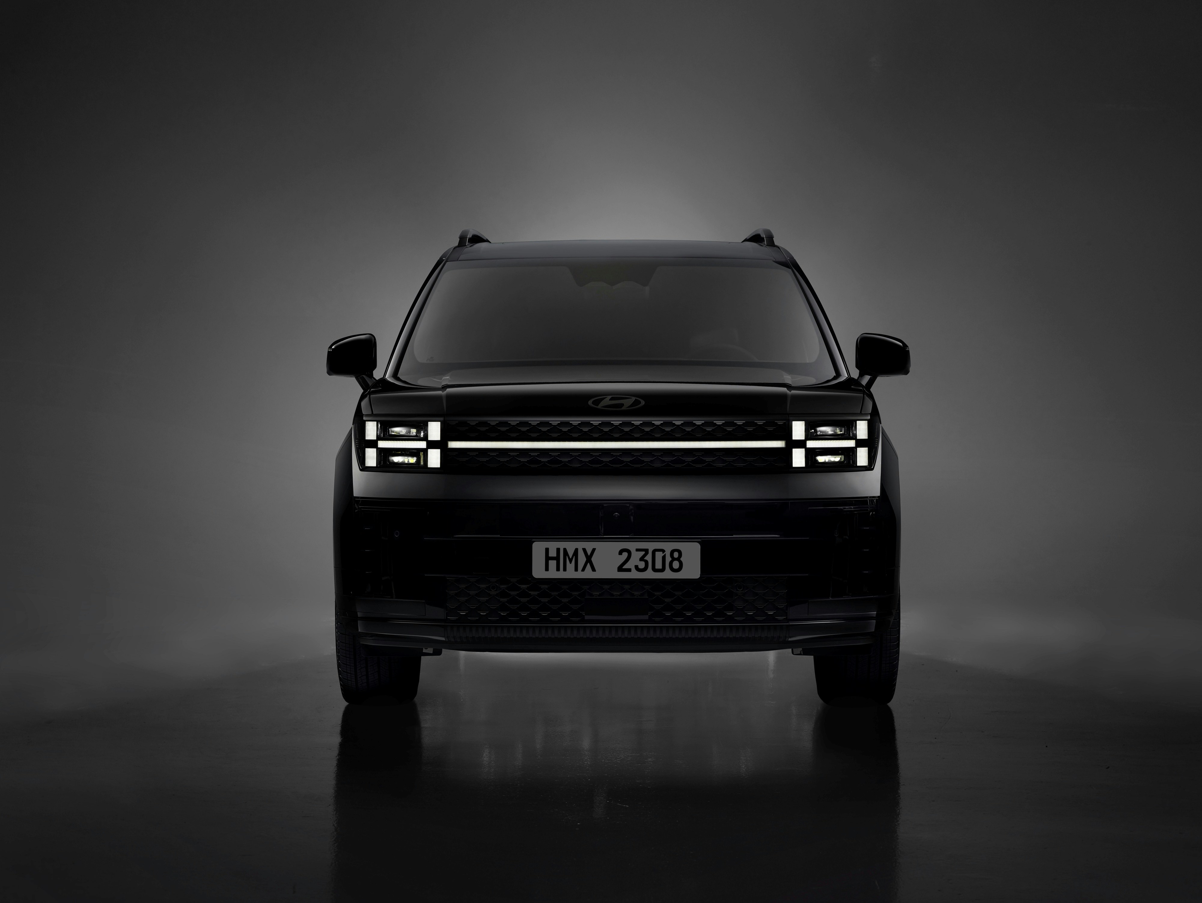 Born from a love of open spaces, we partnered with local makers to shape a story of movement, and shared expression.