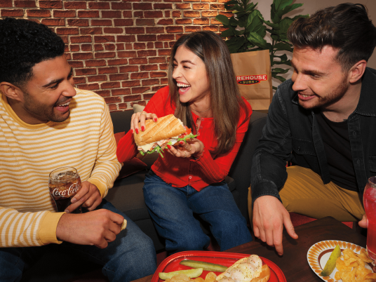 Customers at home 03