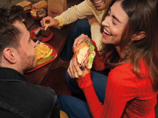 Customers at home 04