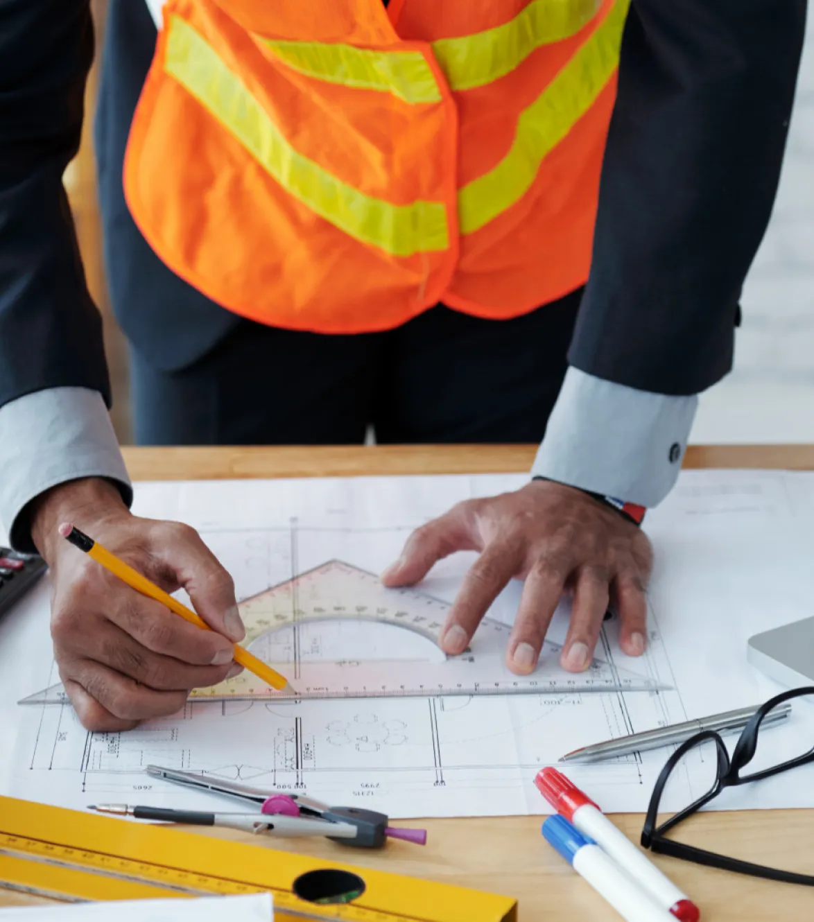 Kontix-about-two-strong-foundation-image-webflow-ecommerce-template