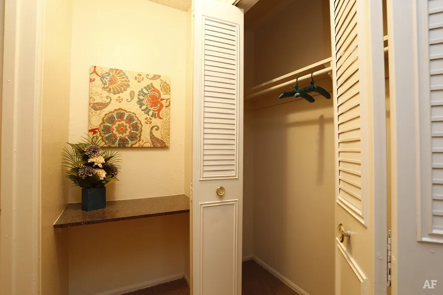 Walking closet