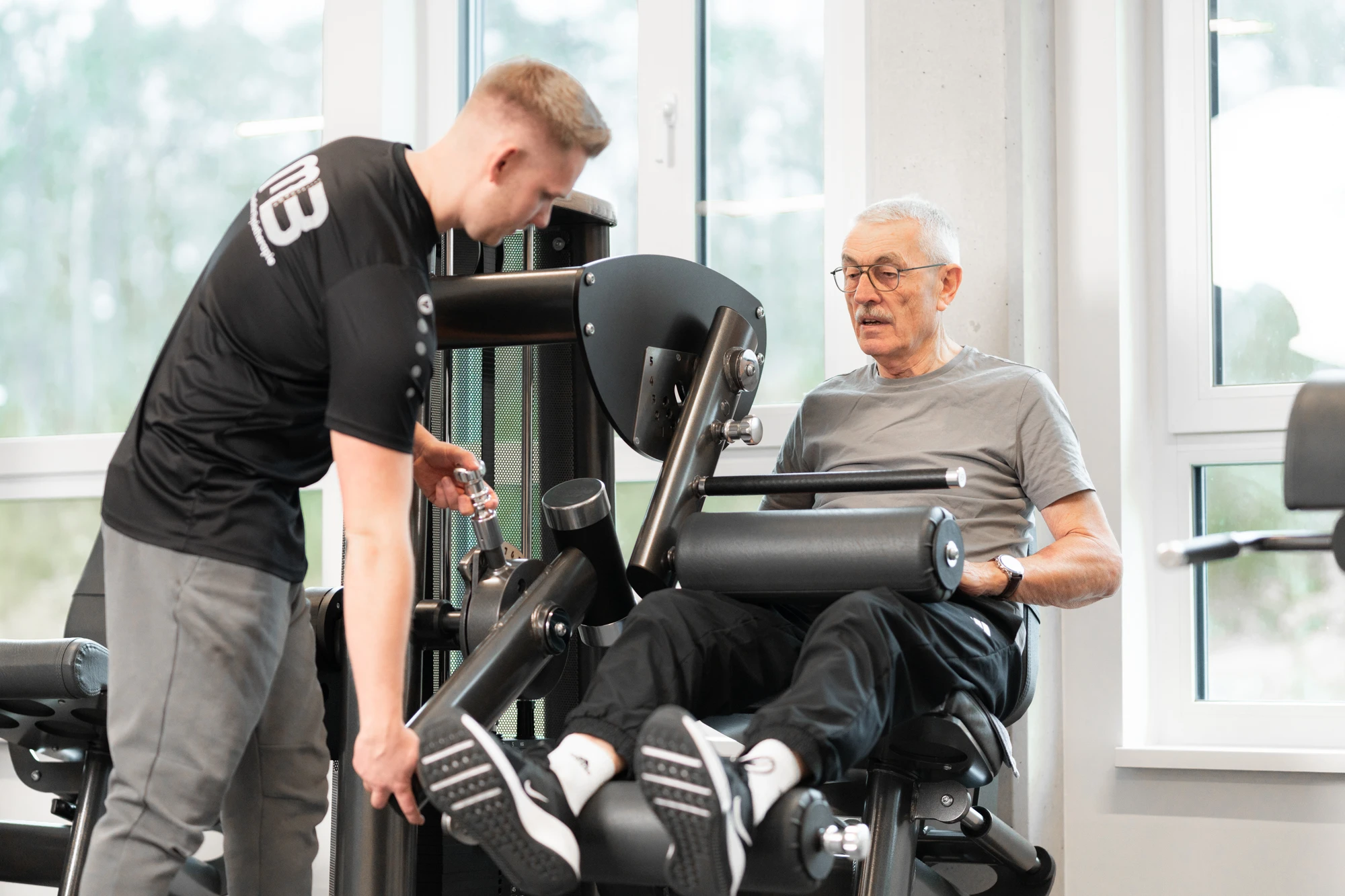 Krankengymnastik am Gerät