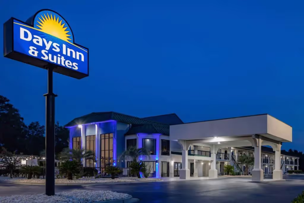 Days Inn Savannah exterior