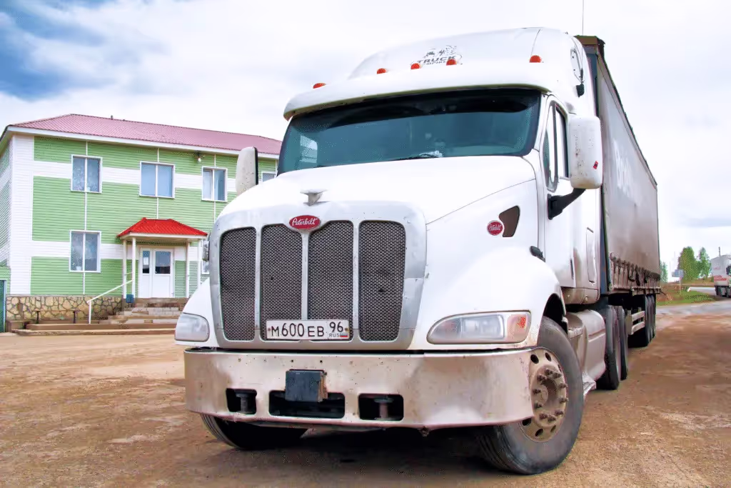 A truck parking at a hotel