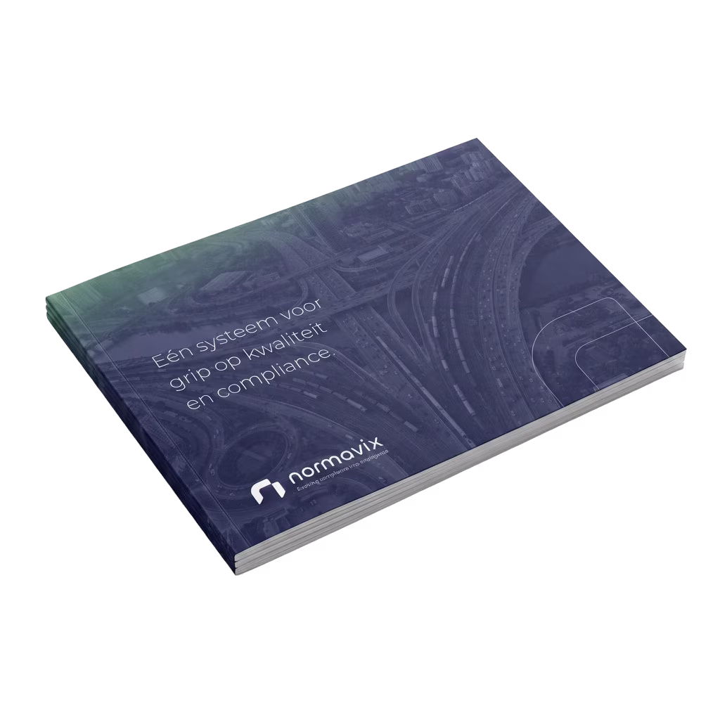 Een brochure met een luchtfoto van een complex snelwegknooppunt en de tekst 'Eén systeem voor grip op kwaliteit en compliance', met het Normavix-logo onderaan.