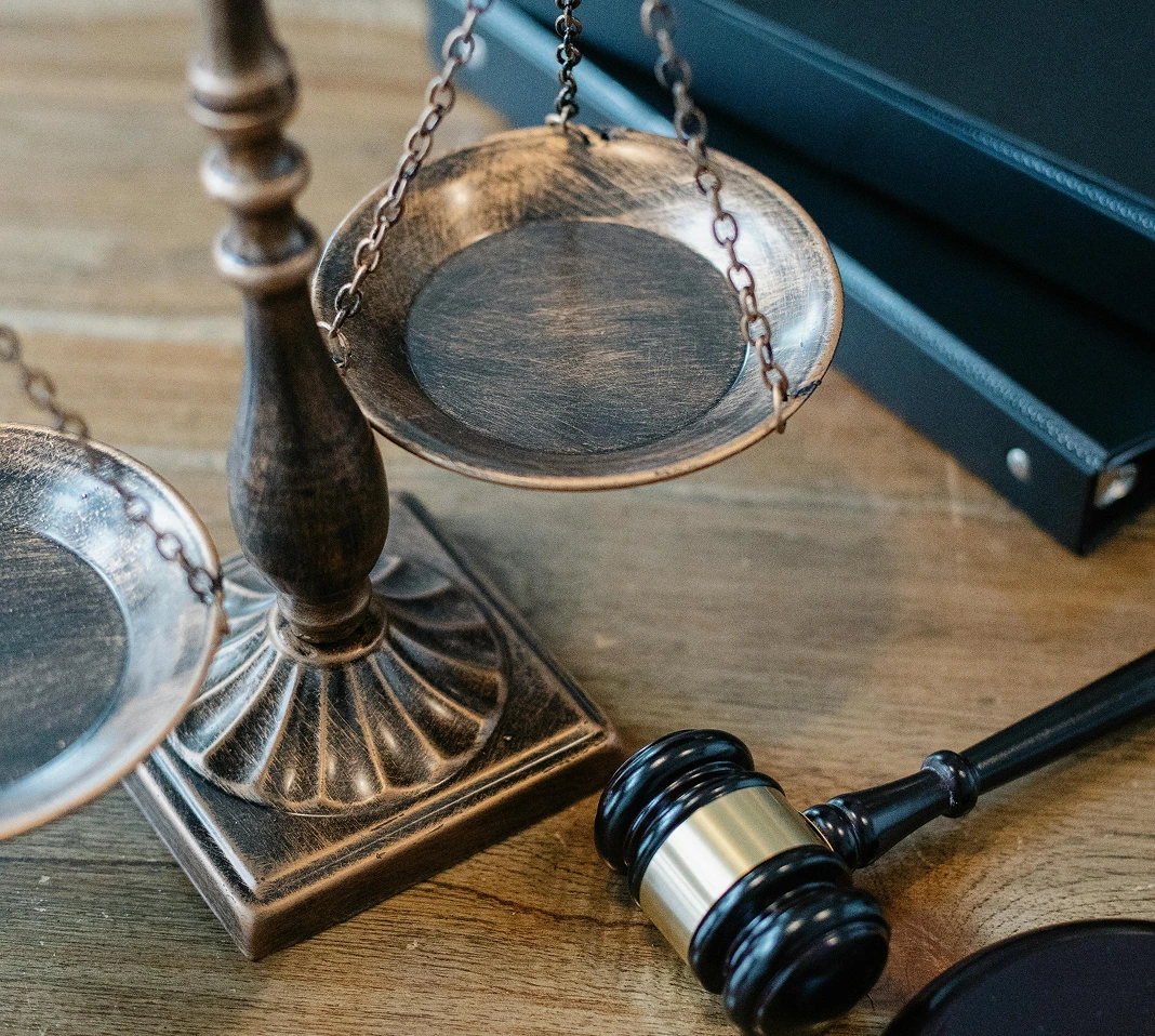 Balance et marteau qui représentent la justice