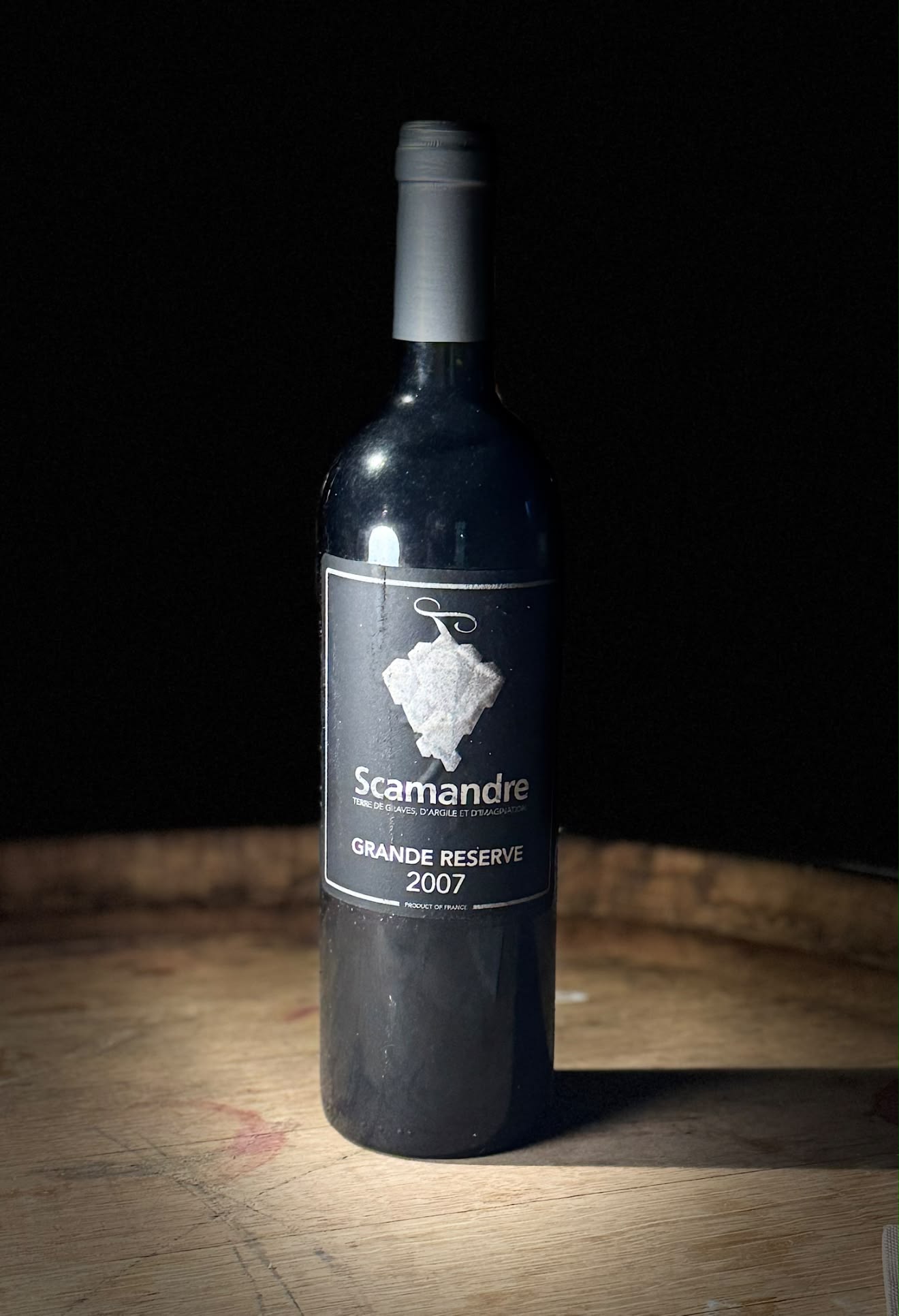 J33 : grosse journée de vendange (🥵) et à la cave avec presse de nos Carignans. Ce cépage a été délaissé car malmené et sur exploité. Avec des vieilles vignes et à petit rendement c’est un cépage mag